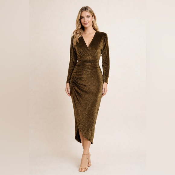 Alexa B Dresses & Skirts - NWT Alexa B formal maxi dress V Neck Gold Shimmer Sz 6 Fitted‎ Formal